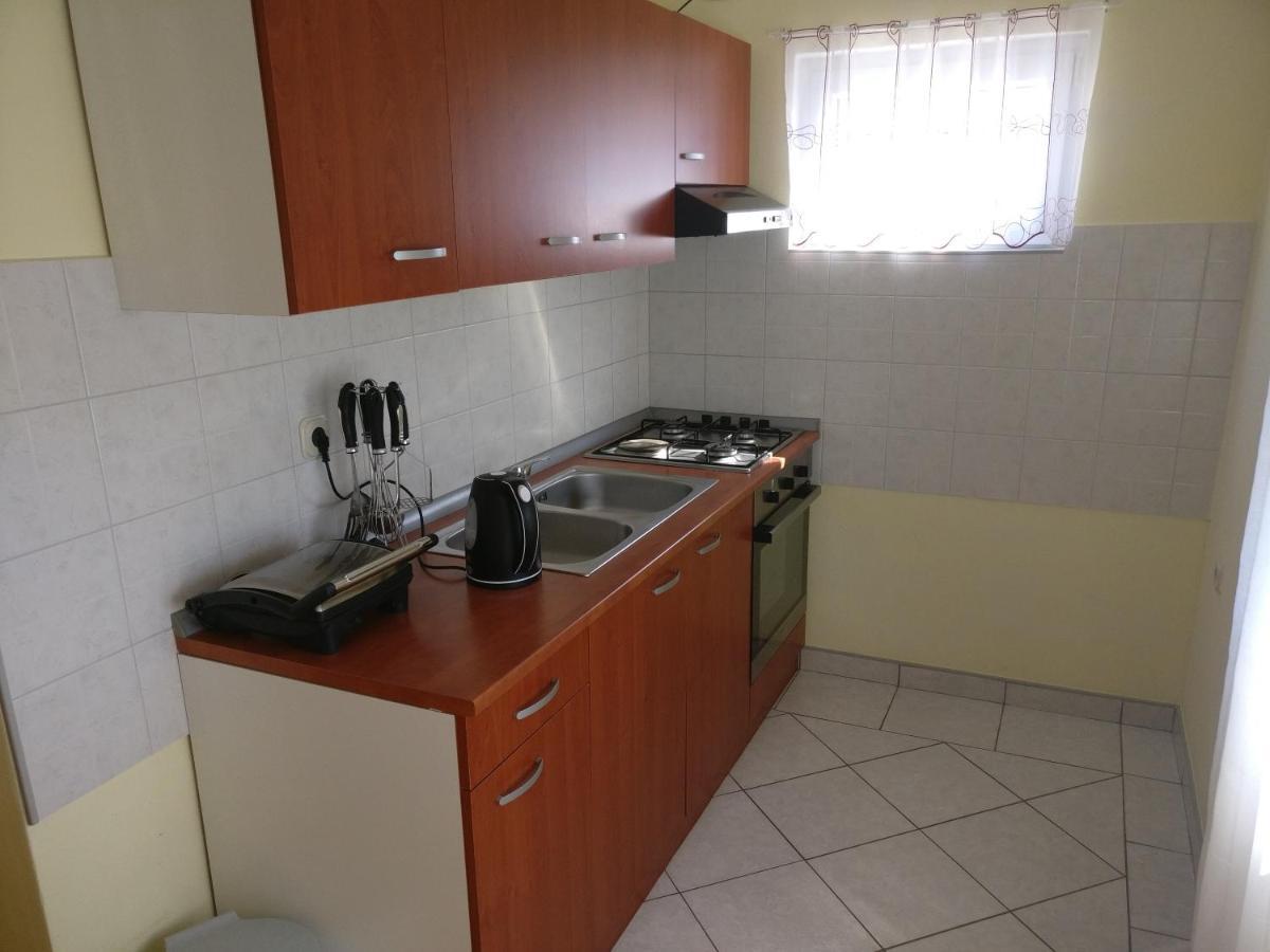 Apartment Bucic Vir Eksteriør billede