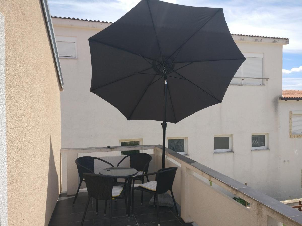 Apartment Bucic Vir Eksteriør billede